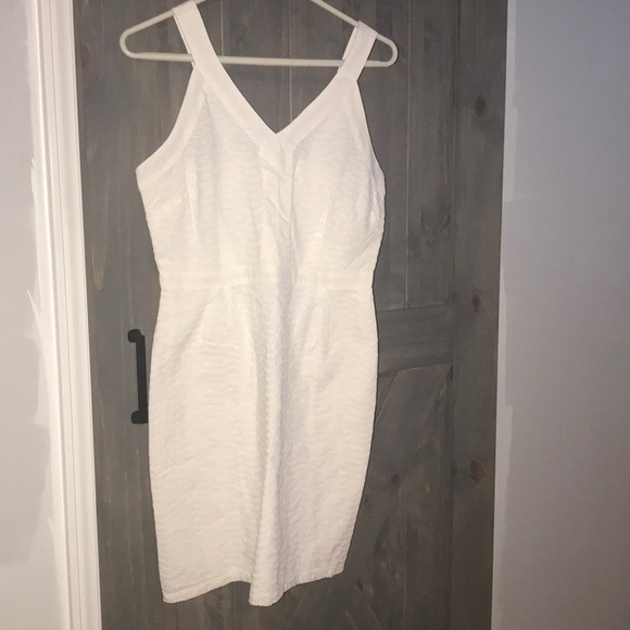 Old Navy Dresses & Skirts - White v neck dress